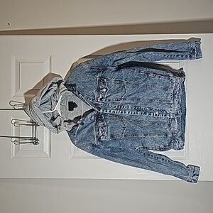 Forever 21 Lined Jean Jacket with Hood Size S